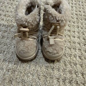 H&M Kids Plush Faux-Fur Beige Pull-On Boots